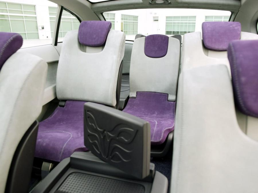  Hyundai Portico Concept 2005 года  (фото 11 из 23)